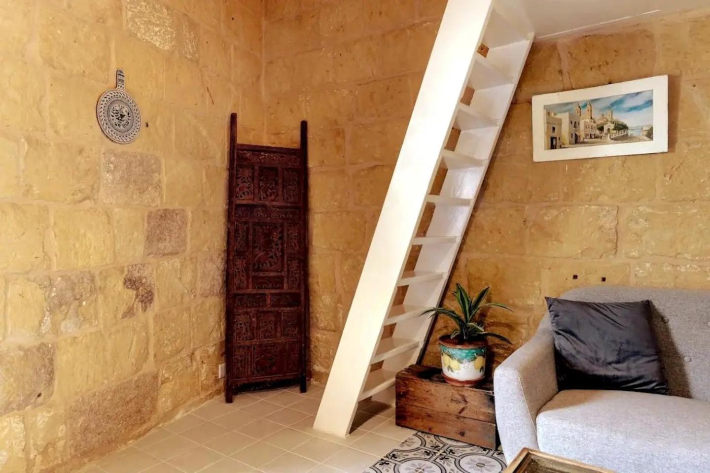 Historic Hideaways - 900 Year Old Converted Studios Victoria Ngoại thất bức ảnh