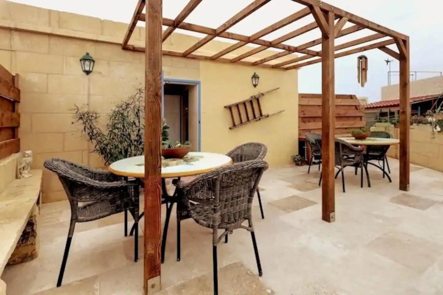 Historic Hideaways - 900 Year Old Converted Studios Victoria Ngoại thất bức ảnh