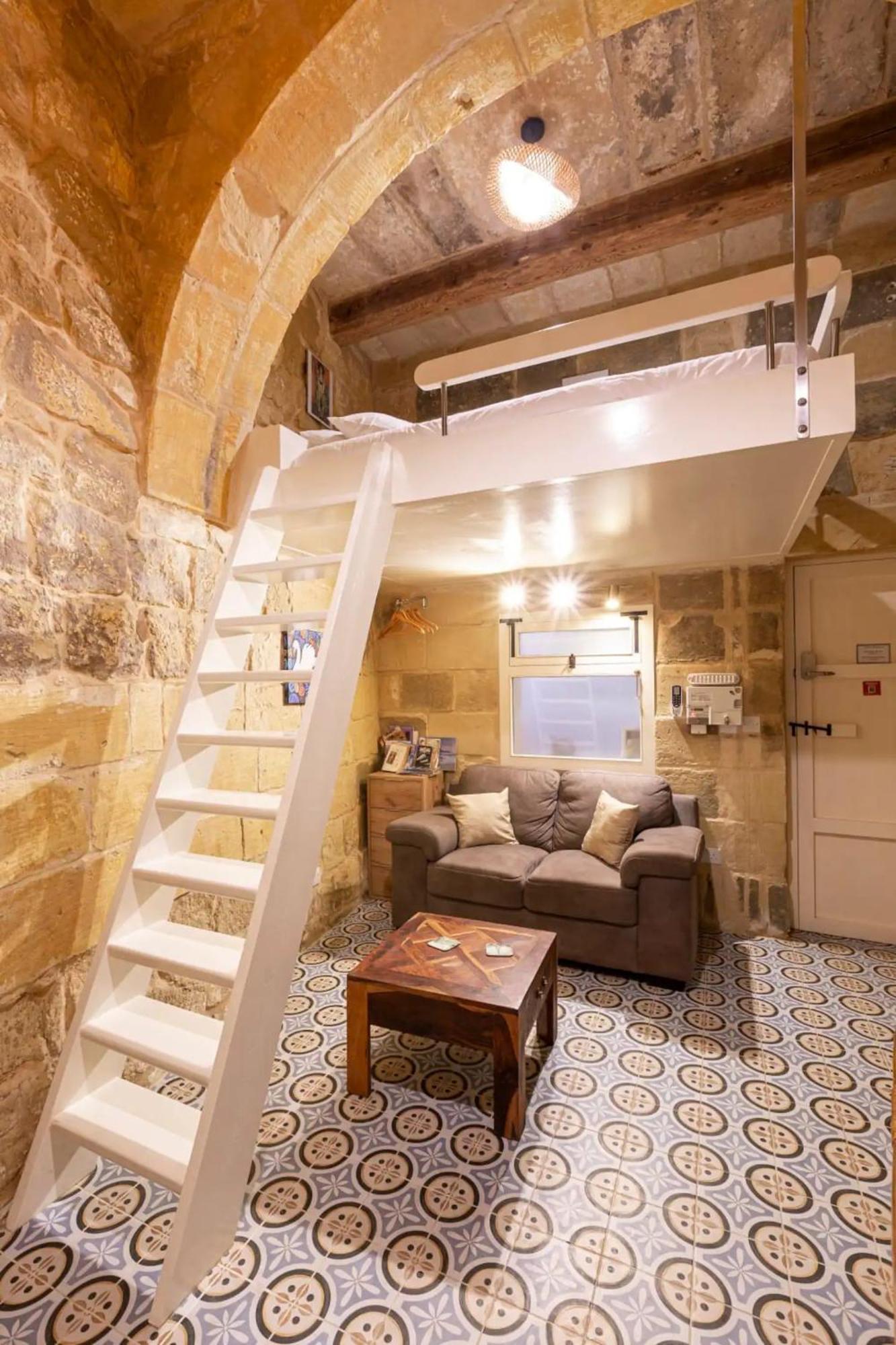 Historic Hideaways - 900 Year Old Converted Studios Victoria Ngoại thất bức ảnh