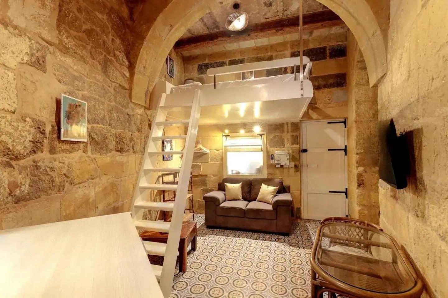 Historic Hideaways - 900 Year Old Converted Studios Victoria Ngoại thất bức ảnh