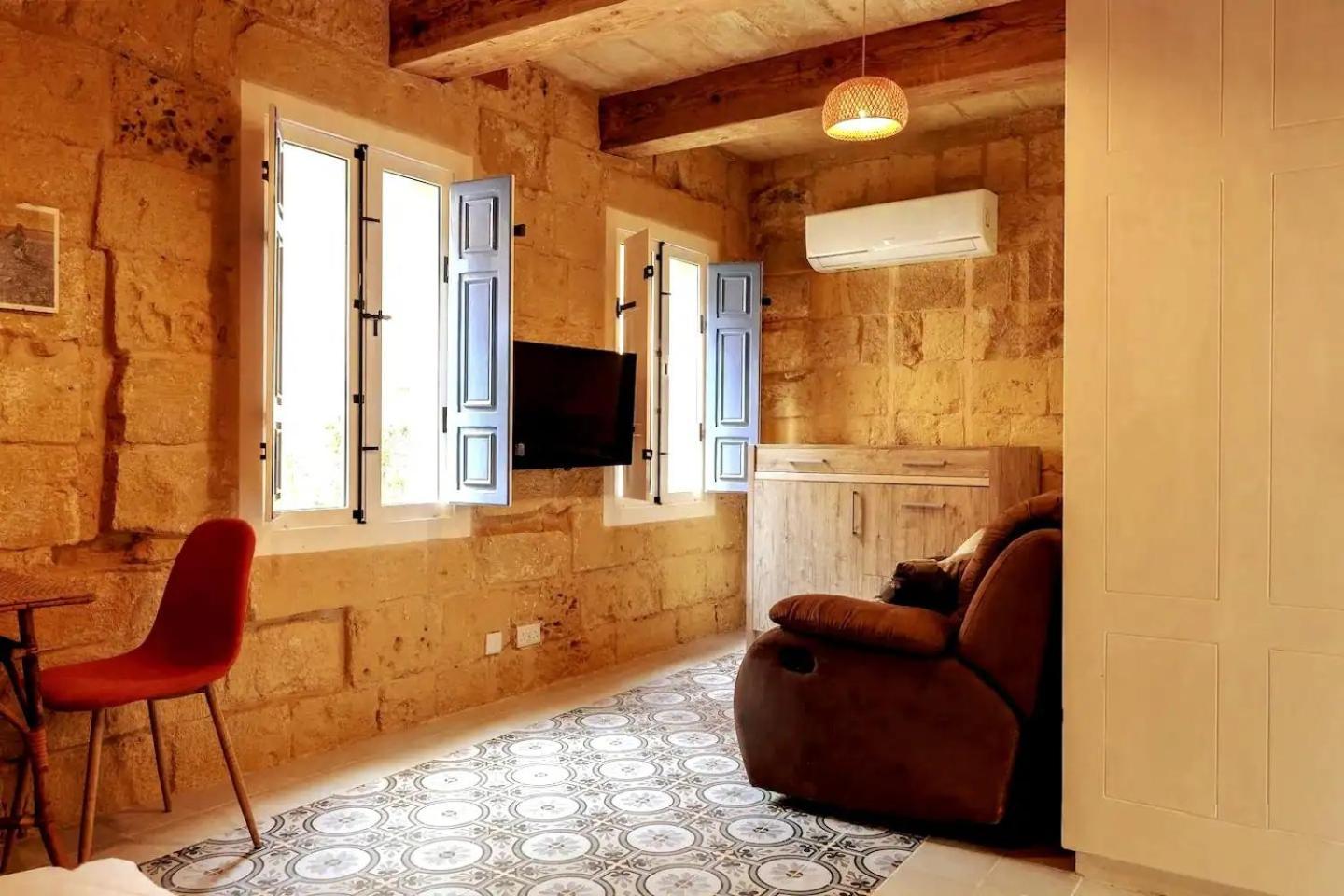Historic Hideaways - 900 Year Old Converted Studios Victoria Ngoại thất bức ảnh