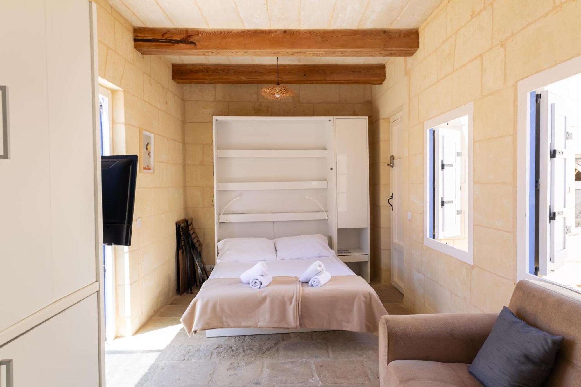 Historic Hideaways - 900 Year Old Converted Studios Victoria Ngoại thất bức ảnh