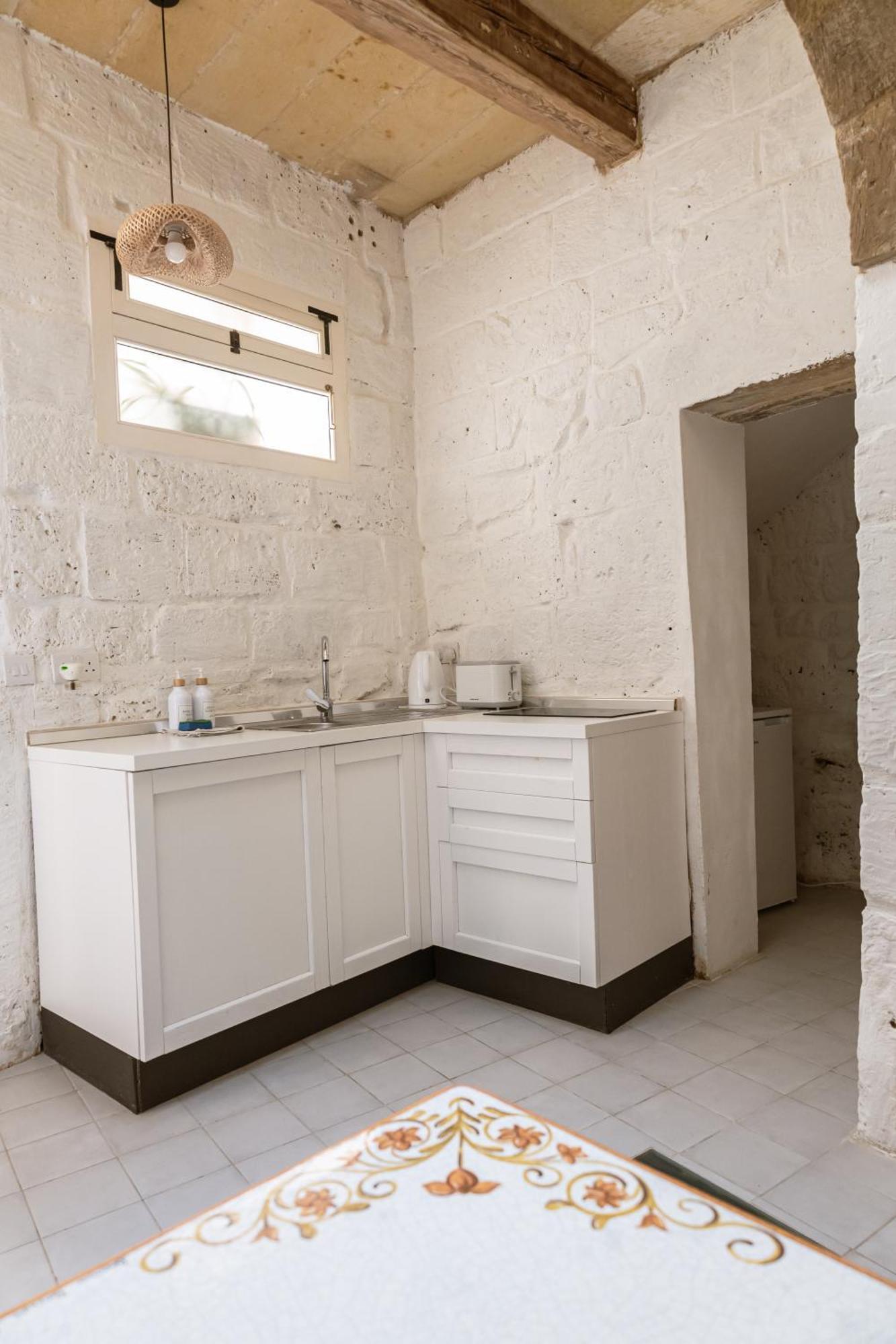 Historic Hideaways - 900 Year Old Converted Studios Victoria Ngoại thất bức ảnh