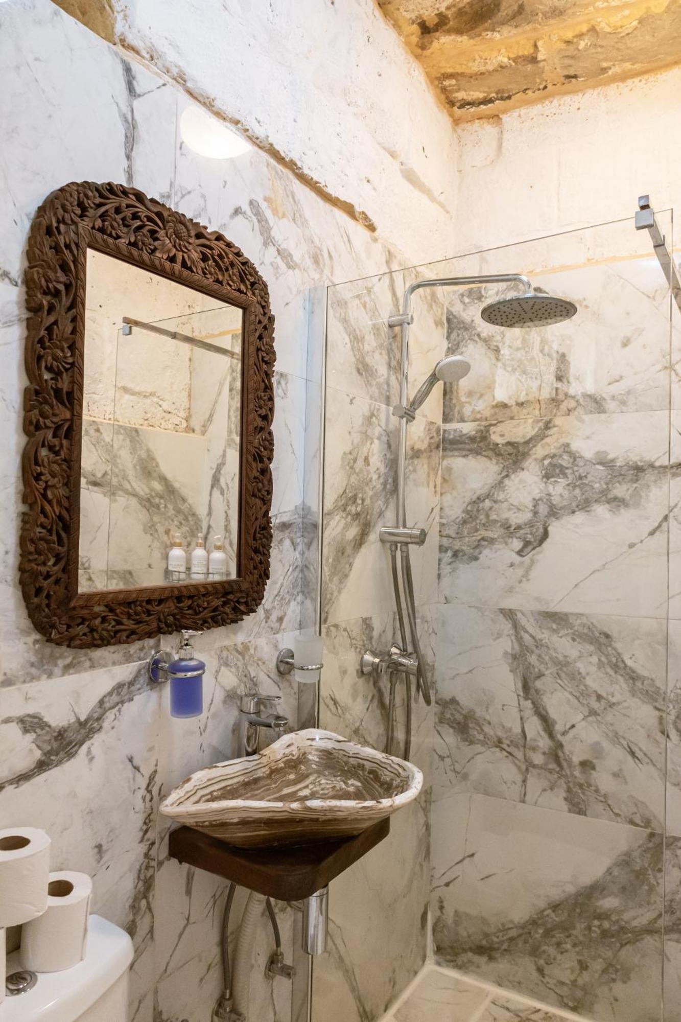 Historic Hideaways - 900 Year Old Converted Studios Victoria Ngoại thất bức ảnh