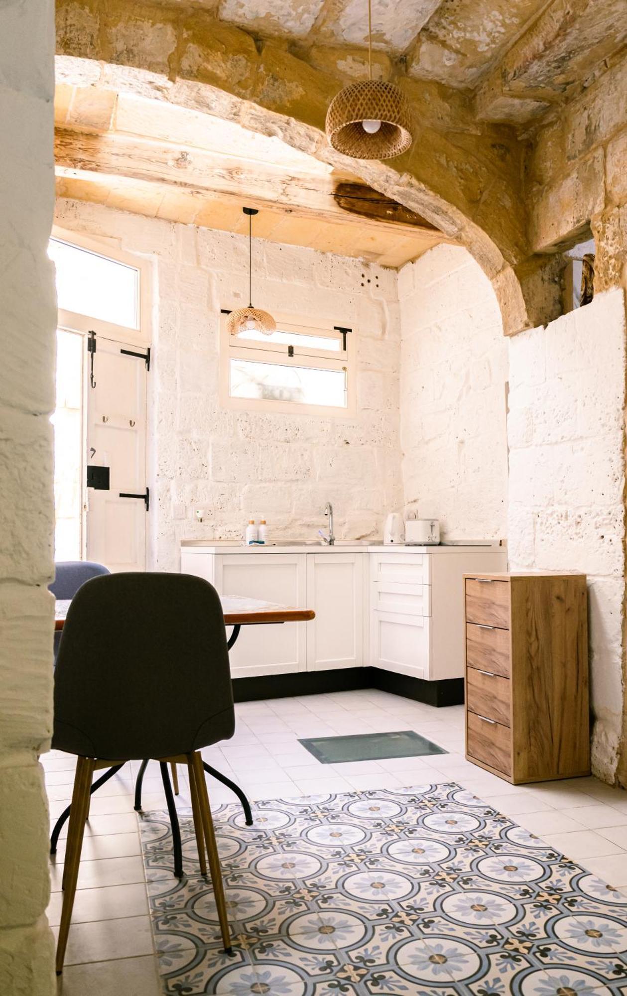 Historic Hideaways - 900 Year Old Converted Studios Victoria Ngoại thất bức ảnh