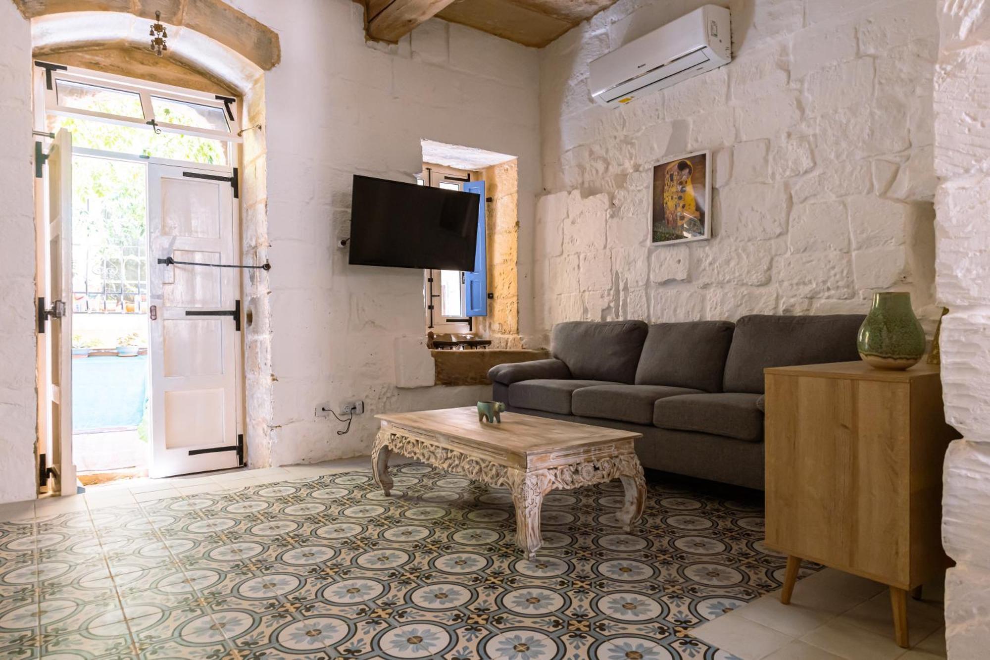 Historic Hideaways - 900 Year Old Converted Studios Victoria Ngoại thất bức ảnh